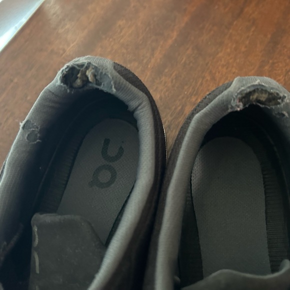 On Running Black sneakers size 10 - Picture 6 of 8